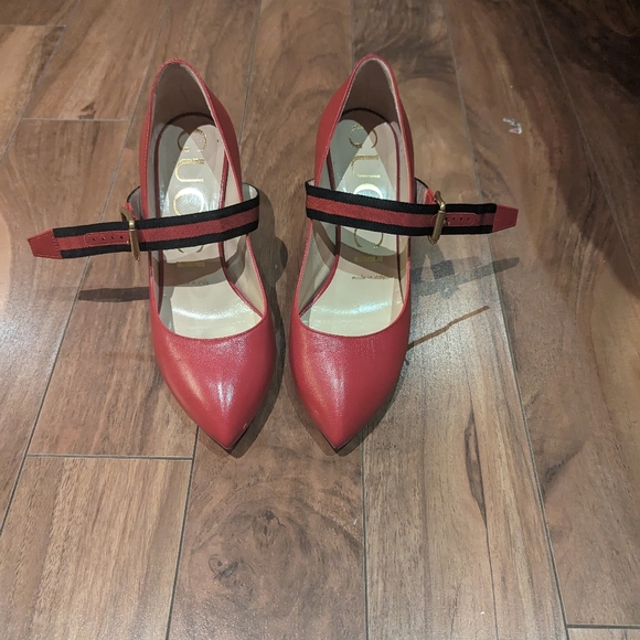 Size 6 shoes - Picture 6 of 16